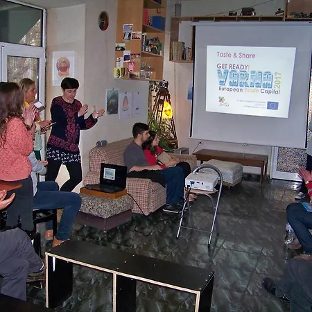 Yo Ho Vandrarhem Varna