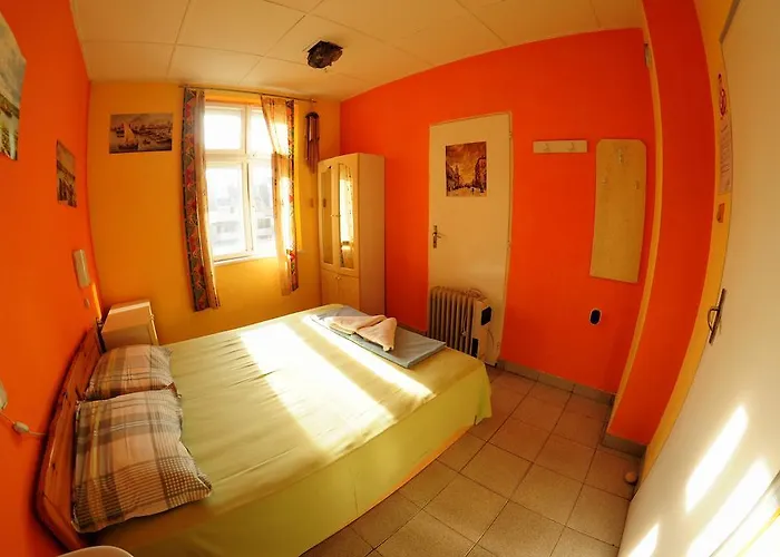 哟嗬旅舍 瓦爾納