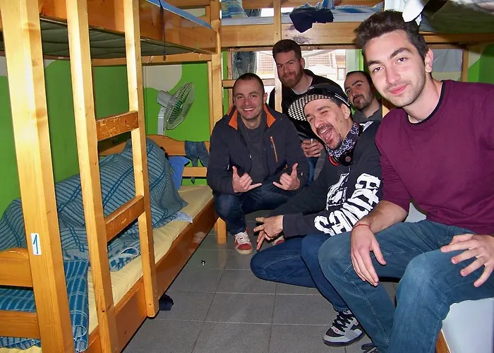 哟嗬旅舍 瓦爾納